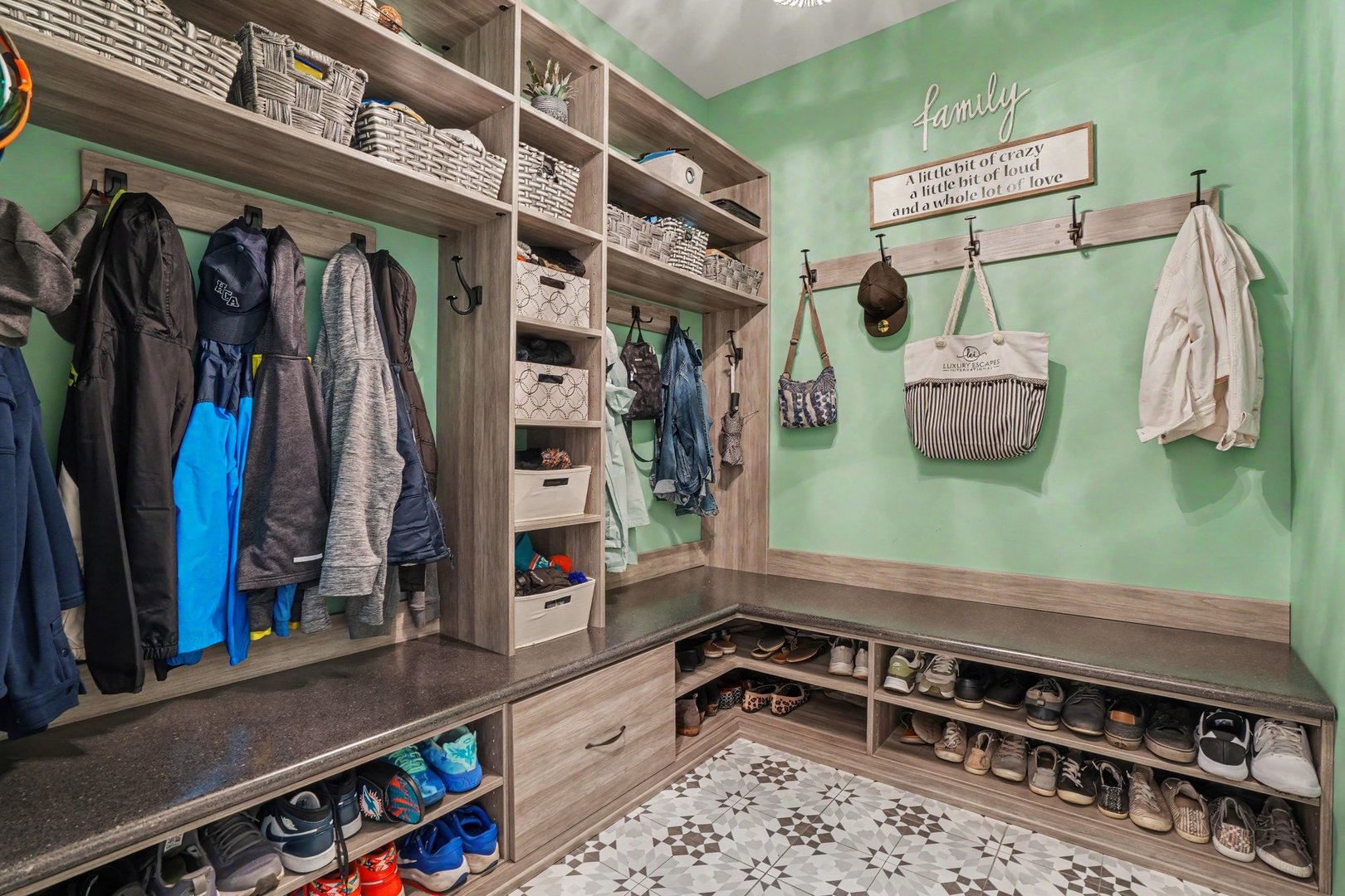 2989 Wagon Road Elgin, IL 60124 - Photo 11 of 25 Gallery Image 11