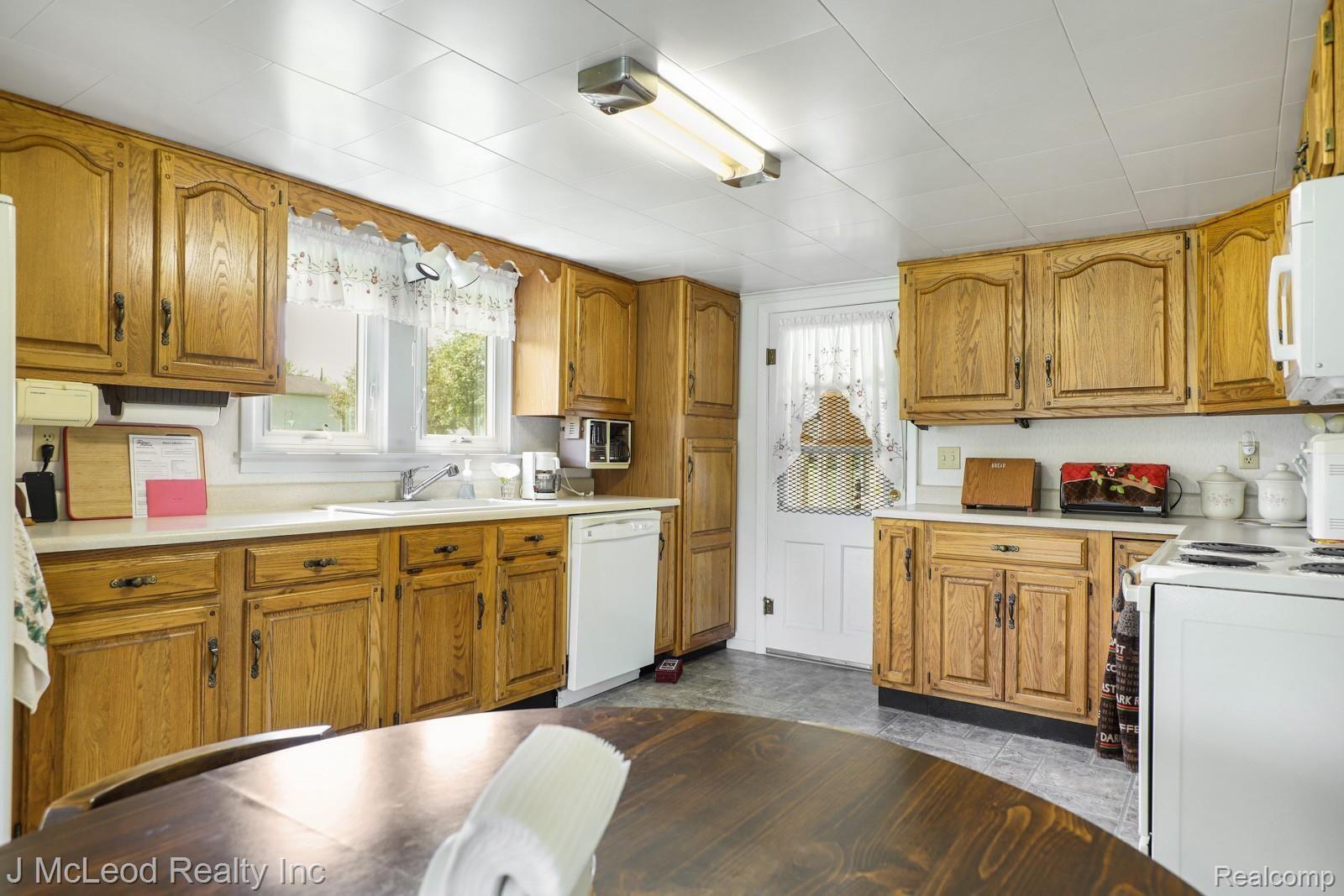 8440 Caine Road Millington, MI 48746 - Photo 11 of 33 8440 Cain Rd Millington-14.jpg