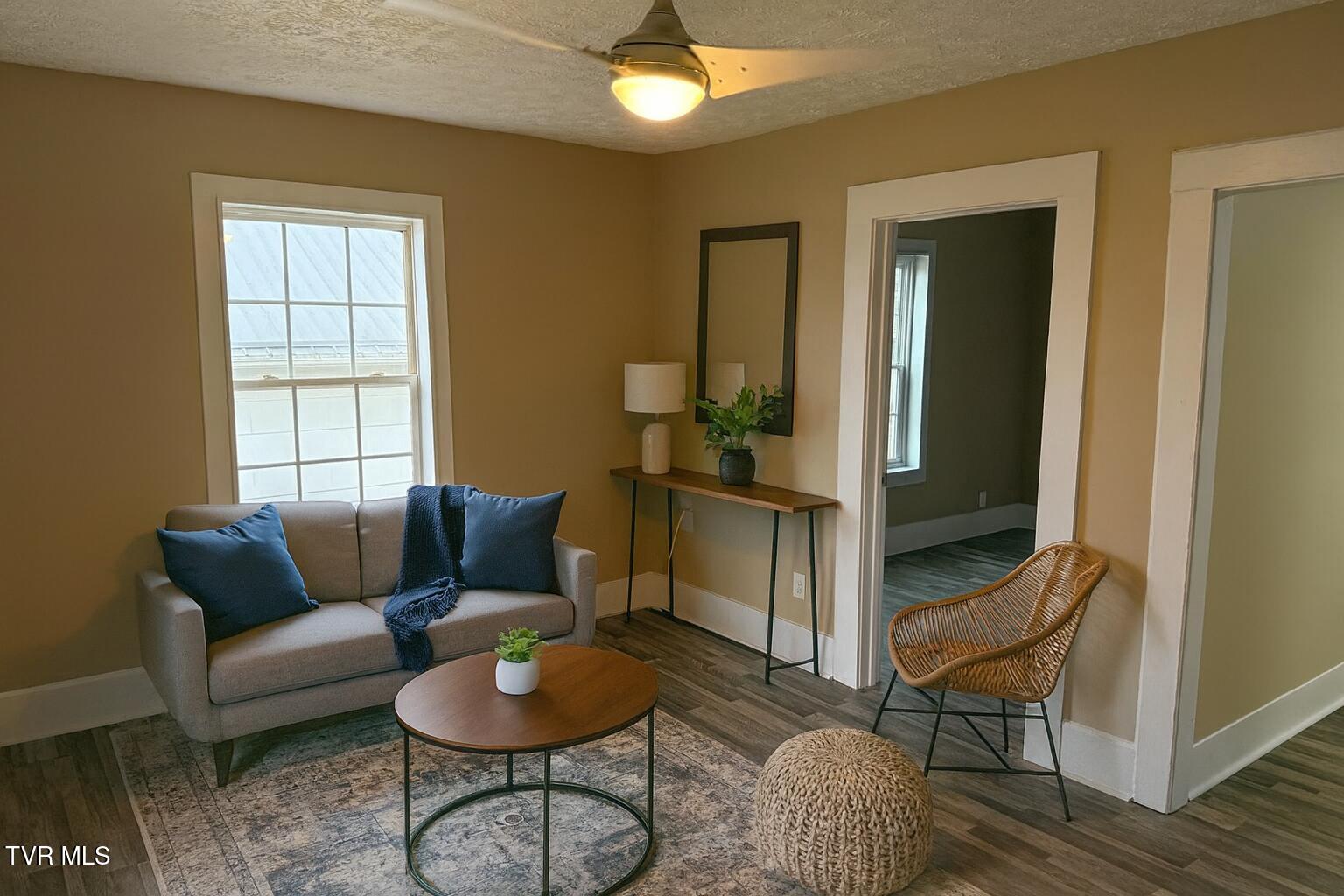 634 Riverside Avenue Kingsport, TN 37660 - Photo 5 of 25 stage the empty living room