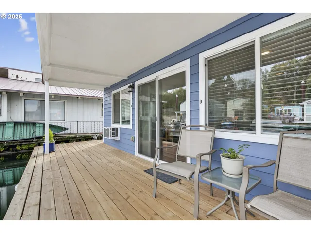 $297,500 | 11630 North Island Cove Lane, Portland, OR 97217