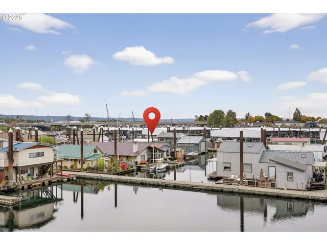 $297,500 | 11630 North Island Cove Lane, Portland, OR 97217