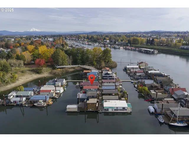 $297,500 | 11630 North Island Cove Lane, Portland, OR 97217