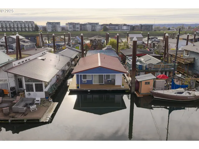 $297,500 | 11630 North Island Cove Lane, Portland, OR 97217