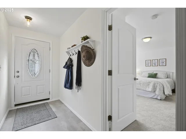 $297,500 | 11630 North Island Cove Lane, Portland, OR 97217