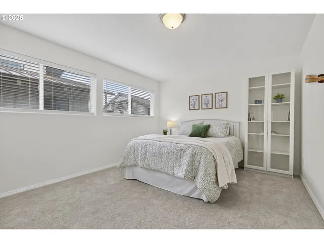 $297,500 | 11630 North Island Cove Lane, Portland, OR 97217