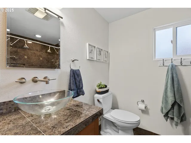 $297,500 | 11630 North Island Cove Lane, Portland, OR 97217