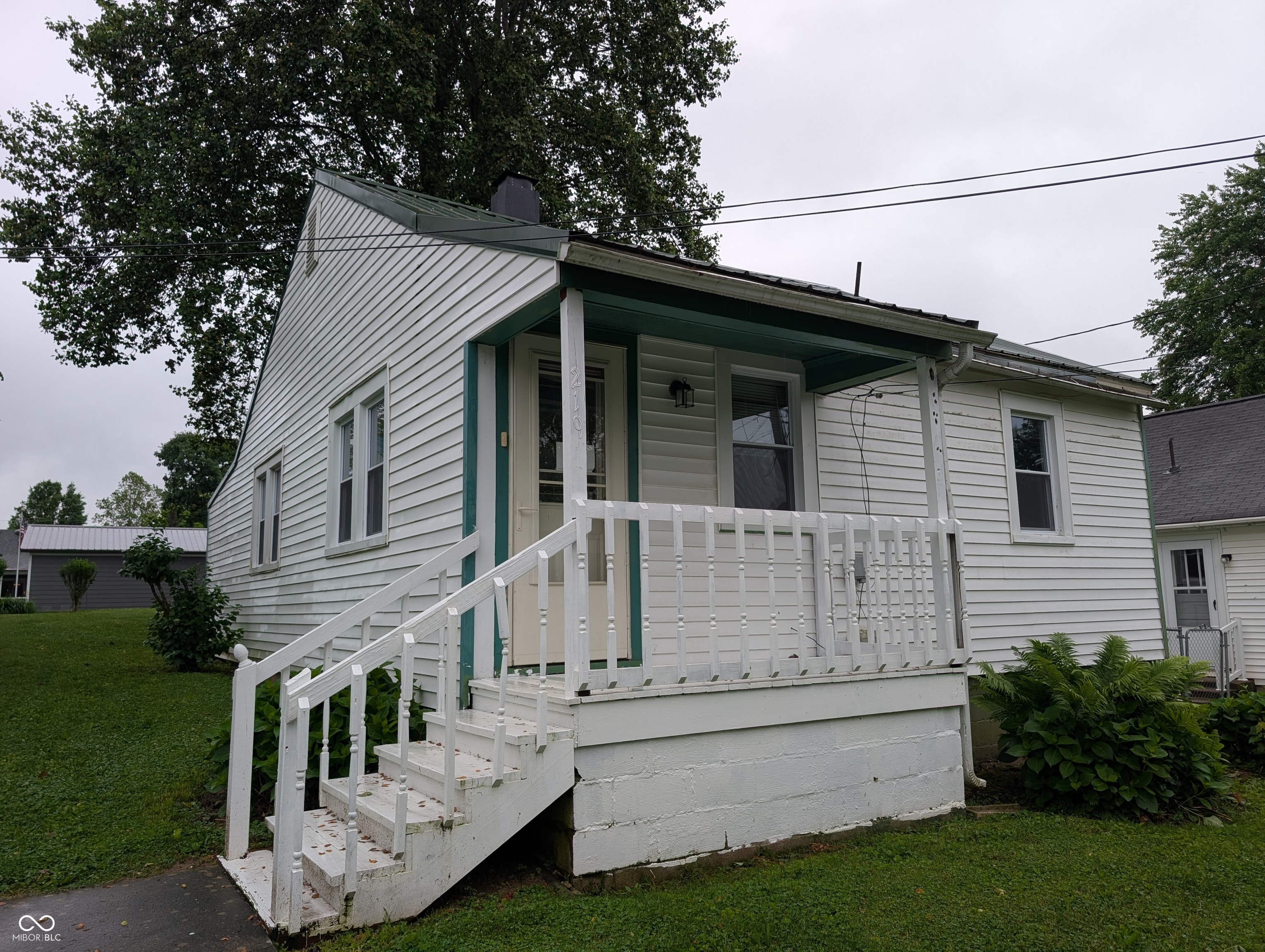 219 East Perry Street Versailles, IN 47042 - Photo 2 of 12