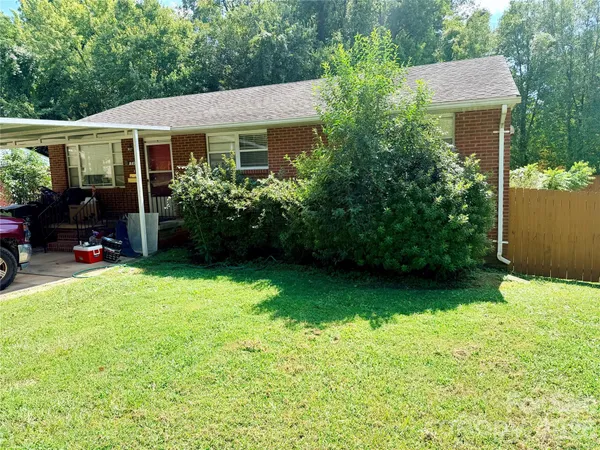 $475,000 | 710 Manhasset Road, Charlotte, NC 28209