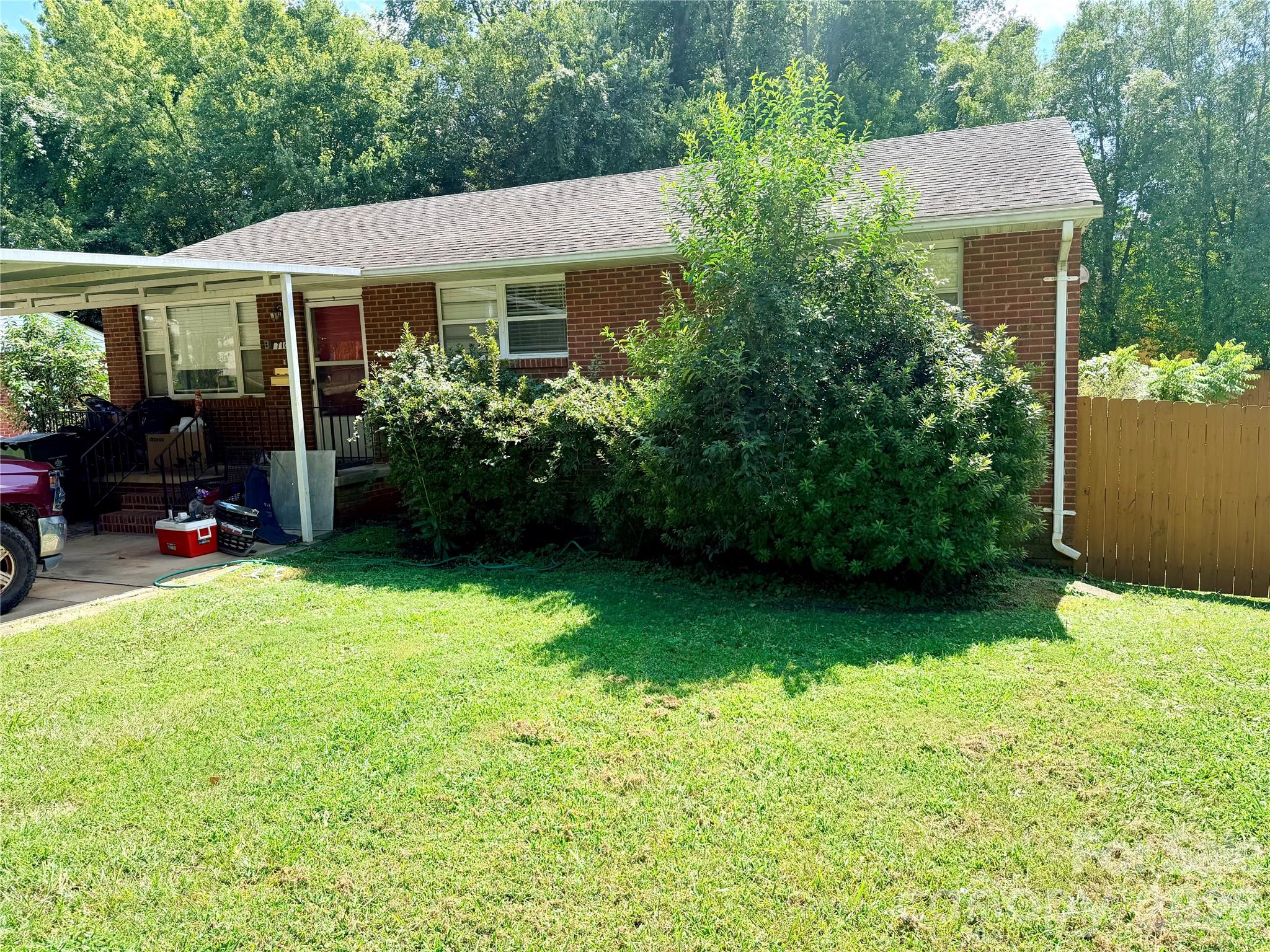 710 Manhasset Road Charlotte, NC 28209 - Photo 1 of 24 Gallery Image 1