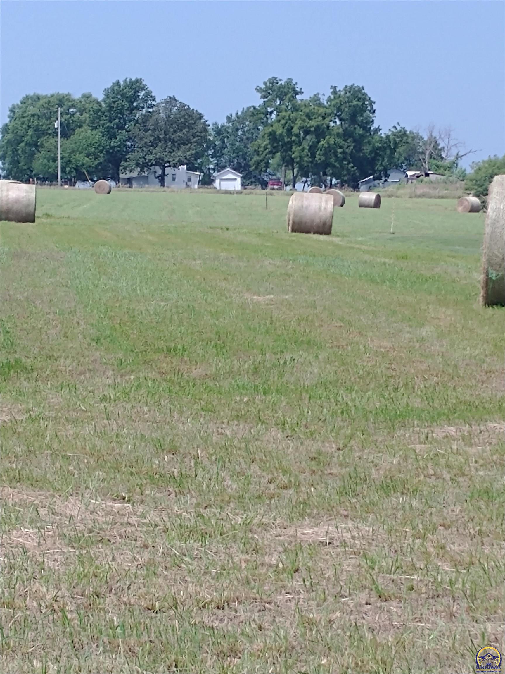 Northeast Croco Road, Unit 3 Topeka, KS 66617 - Photo 3 of 11