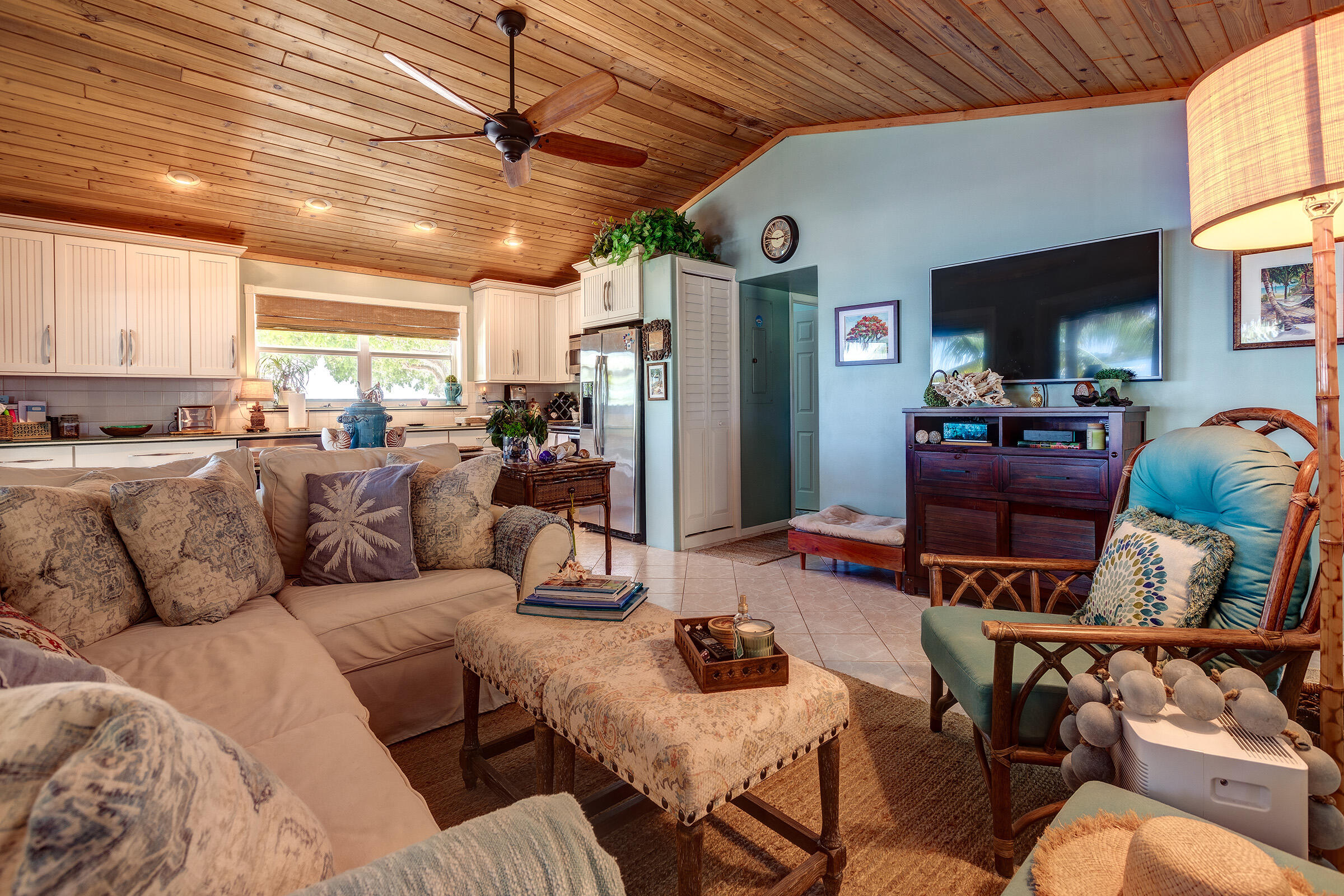 29410 Ranger Avenue Big Pine Key, FL 33043 - Photo 15 of 45 Living Room/Dining Area