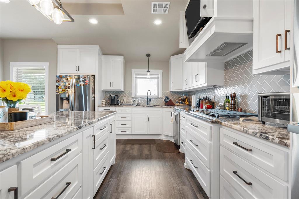 11541 Old Dallas Road West, TX 76691 - Photo 3 of 39