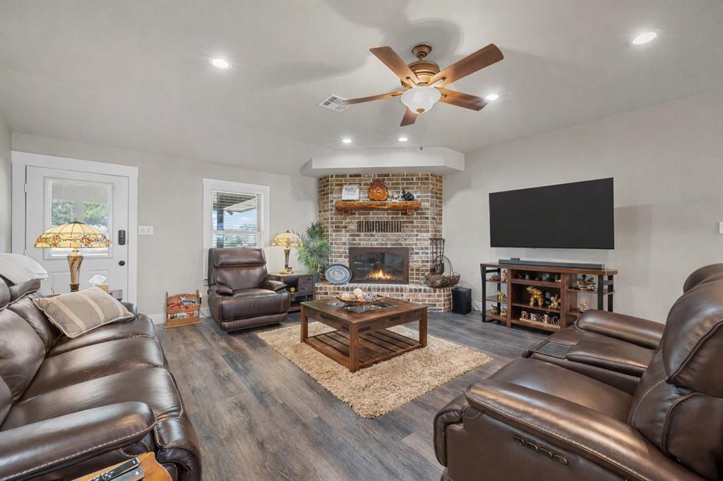 11541 Old Dallas Road West, TX 76691 - Photo 8 of 39