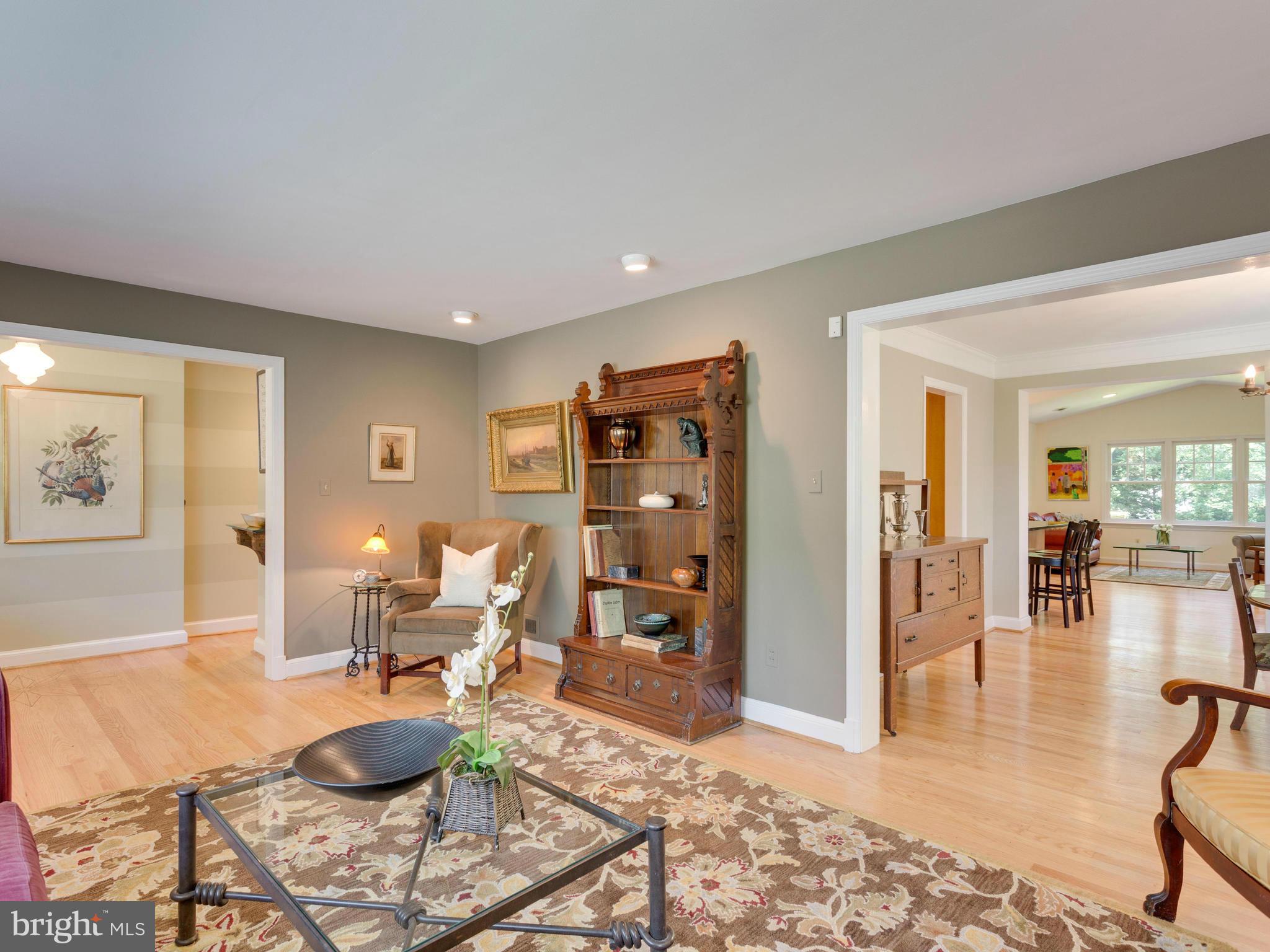 5605 Parkston Road Bethesda, MD 20816 - Photo 4 of 28 Living Room
