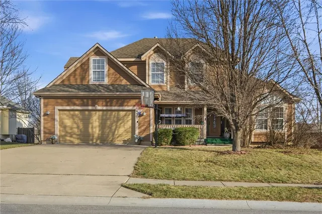 $419,950 | 4407 Southwest Briarbrook Drive, Lee's Summit, MO 64082