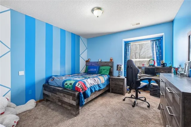 $419,950 | 4407 Southwest Briarbrook Drive, Lee's Summit, MO 64082