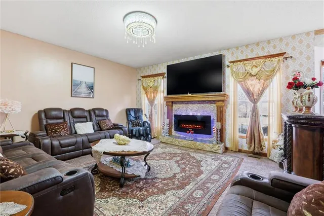 $419,950 | 4407 Southwest Briarbrook Drive, Lee's Summit, MO 64082