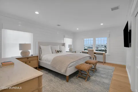 $6,200,000 | 564 Lake Avenue, Bay Head, NJ 08742