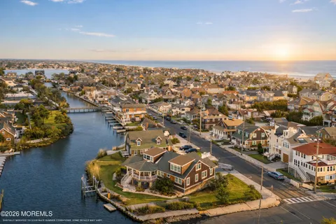 $6,200,000 | 564 Lake Avenue, Bay Head, NJ 08742