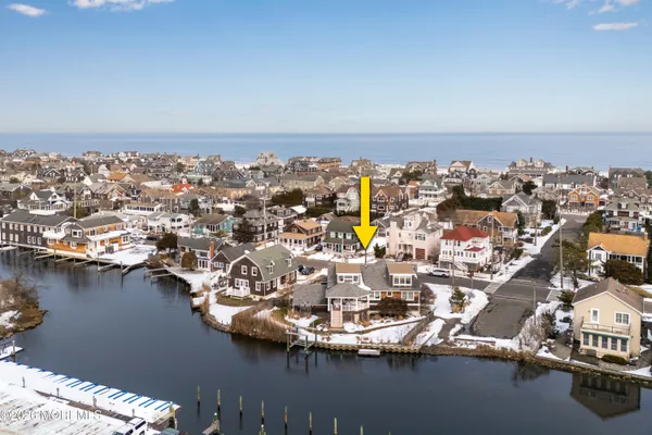 $6,200,000 | 564 Lake Avenue, Bay Head, NJ 08742