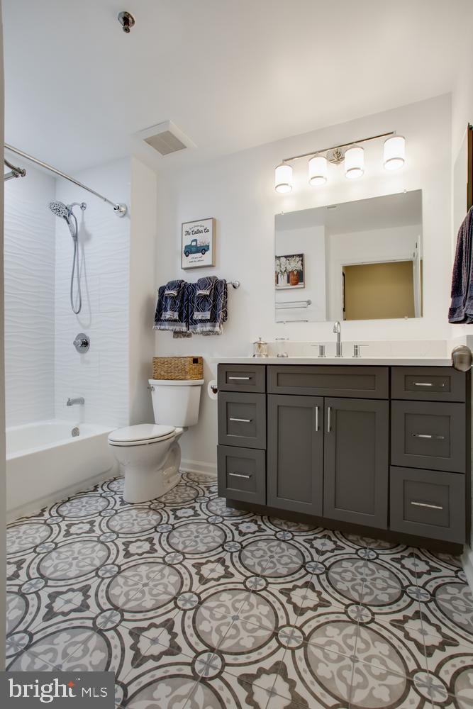 5563 Seminary Road, Unit 406 Falls Church, VA 22041 - Photo 17 of 34 Gallery Image 17