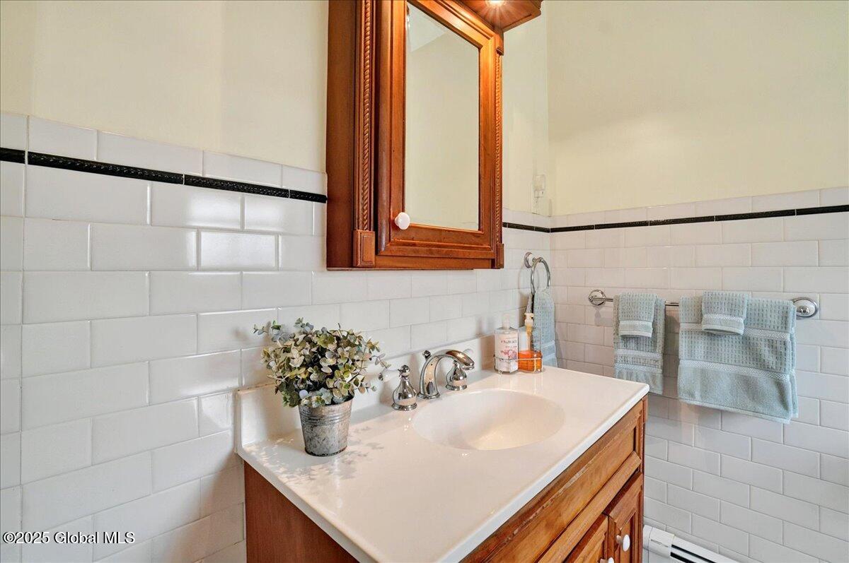48 Church Hill Road Halfmoon, NY 12188 - Photo 27 of 55 46-48 Church Hill Rd-46