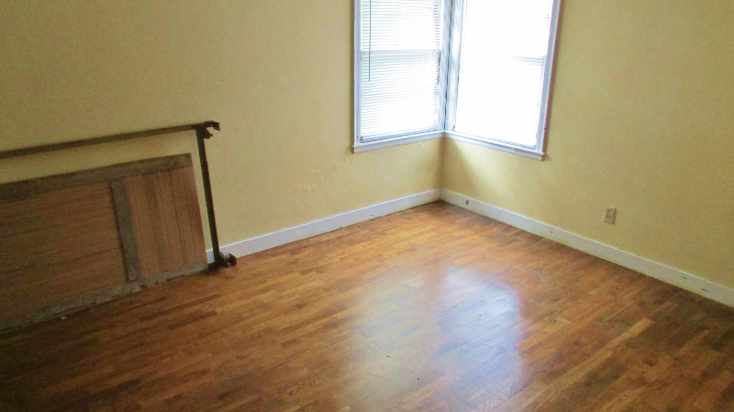 4898 Territorial Road Benton Harbor, MI 49022 - Photo 10 of 20 IMG_0003