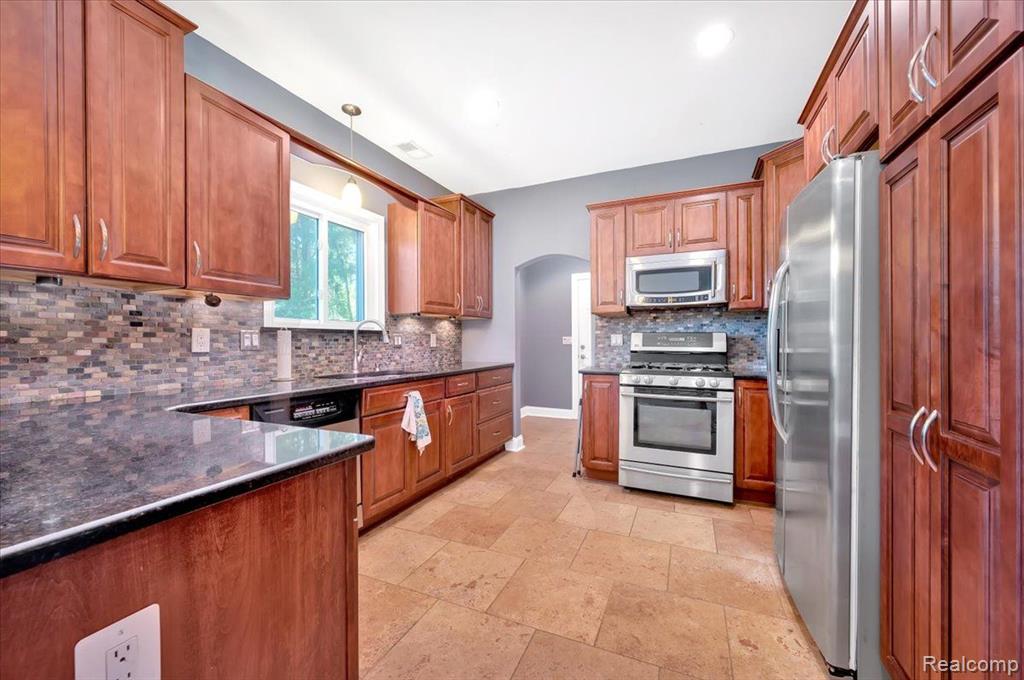 2930 Clarkston Road Lake Orion, MI 48362 - Photo 9 of 26 Gallery Image 9