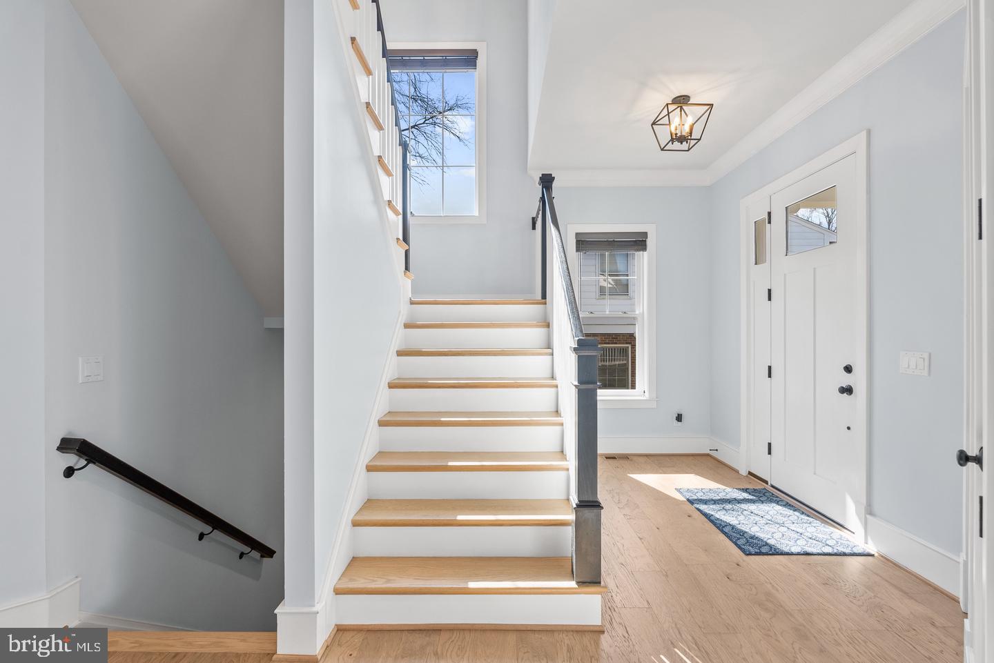 8633 Fort Hunt Road Alexandria, VA 22308 - Photo 27 of 62 Heading upstairs