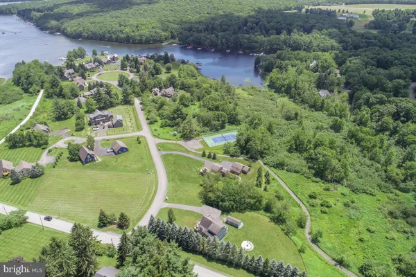 $949,000 | 8 Heron Cove East, Oakland, MD 21550