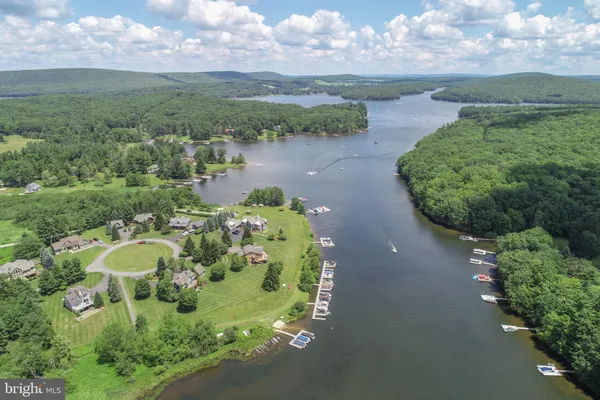 $949,000 | 8 Heron Cove East, Oakland, MD 21550