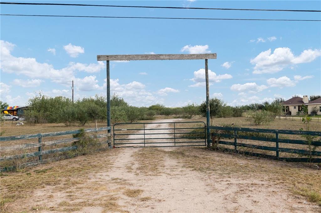 25356 Brushline Road Edcouch, TX 78538 - Photo 2 of 11 a view of outdoor space with city view