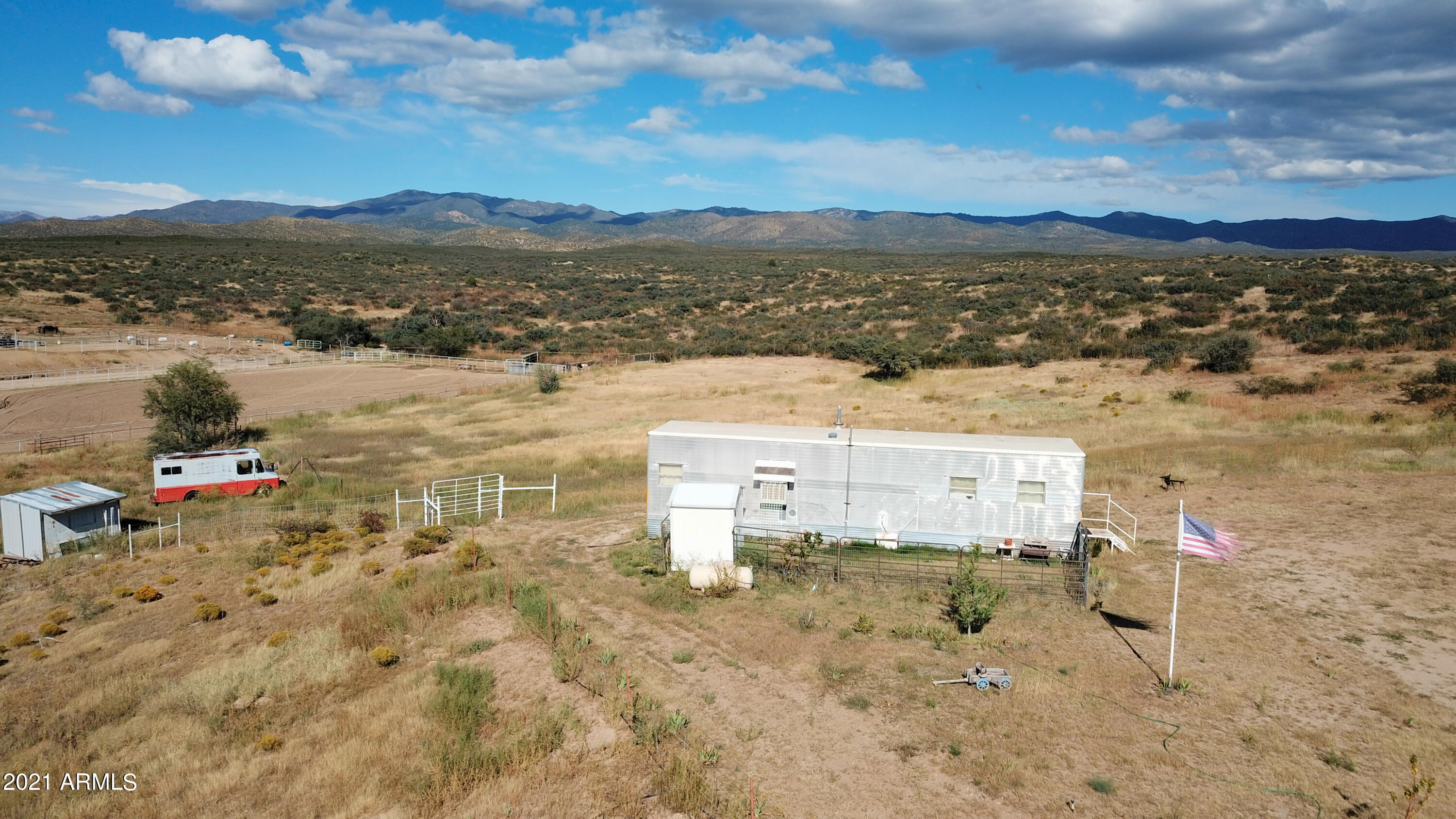 6699 Windmill Road Skull Valley, AZ 86338 - Photo 8 of 17 730 E
