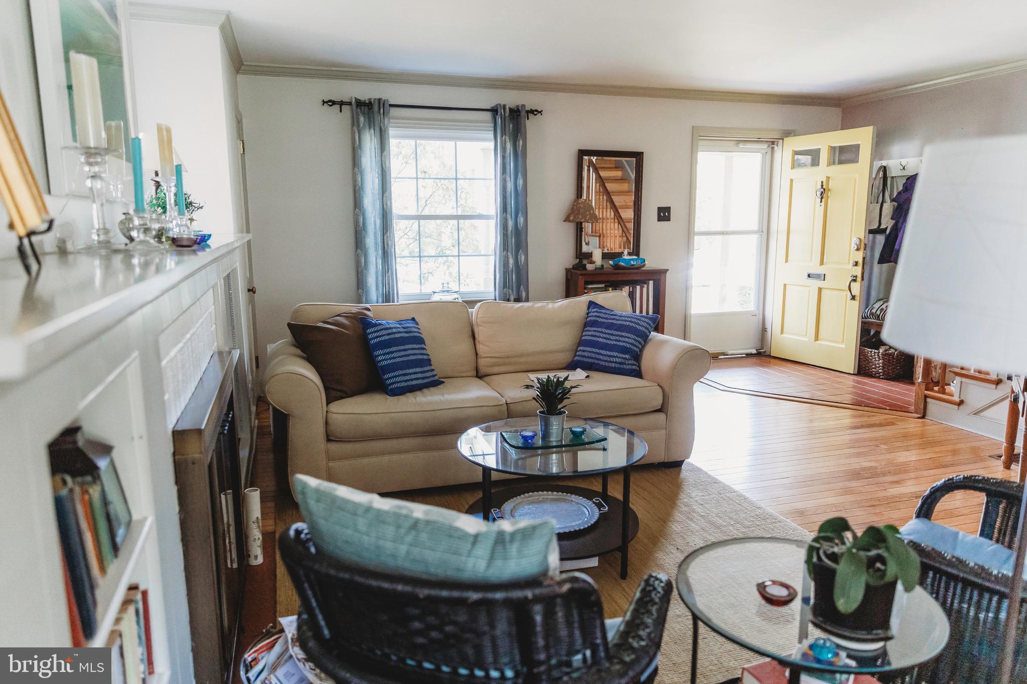 934 Pleasure Road Lancaster, PA 17601 - Photo 13 of 42 Living Room