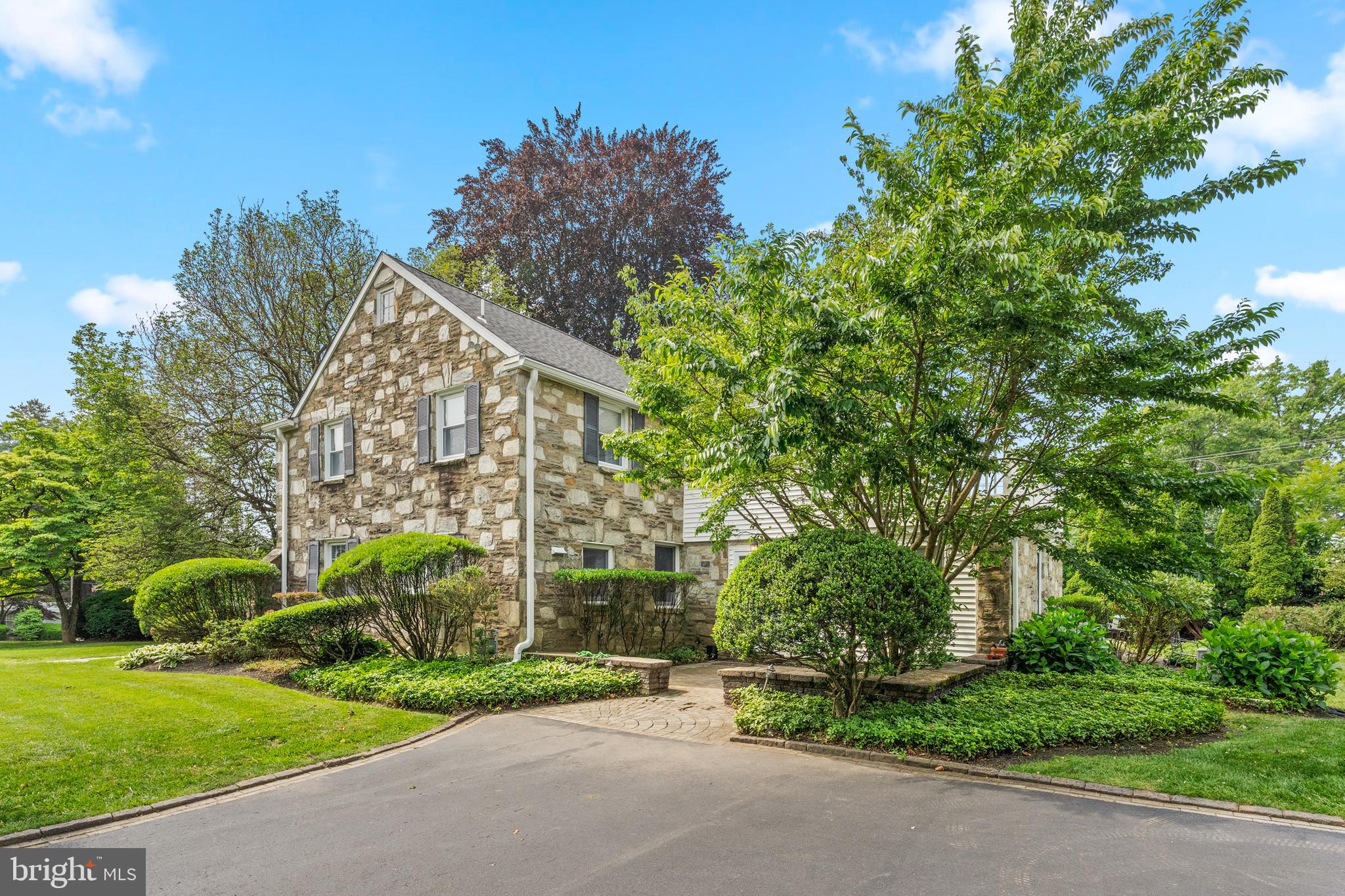 706 Dale Road Huntingdon Valley, PA 19006 - Photo 1 of 29