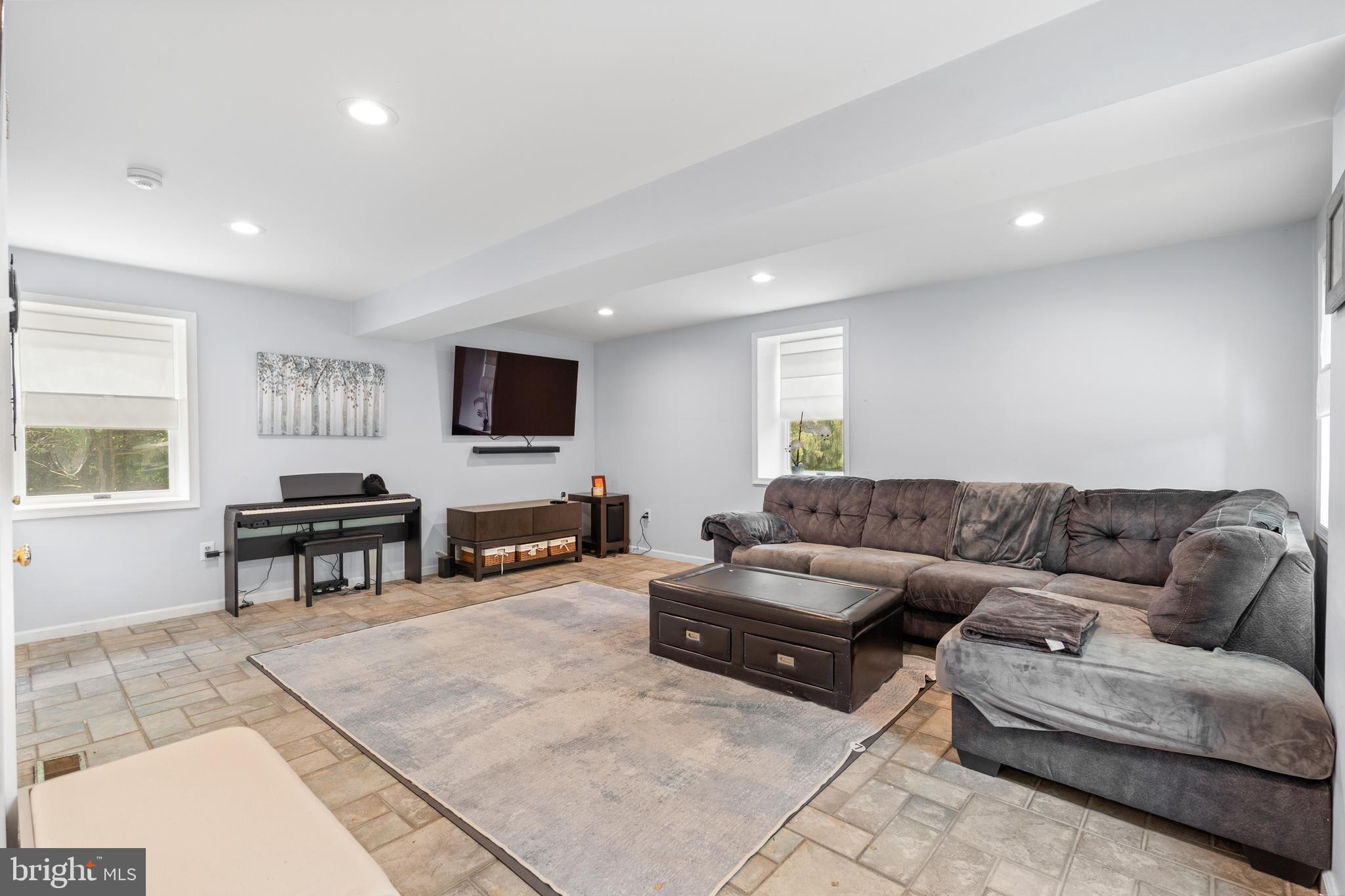 706 Dale Road Huntingdon Valley, PA 19006 - Photo 11 of 29