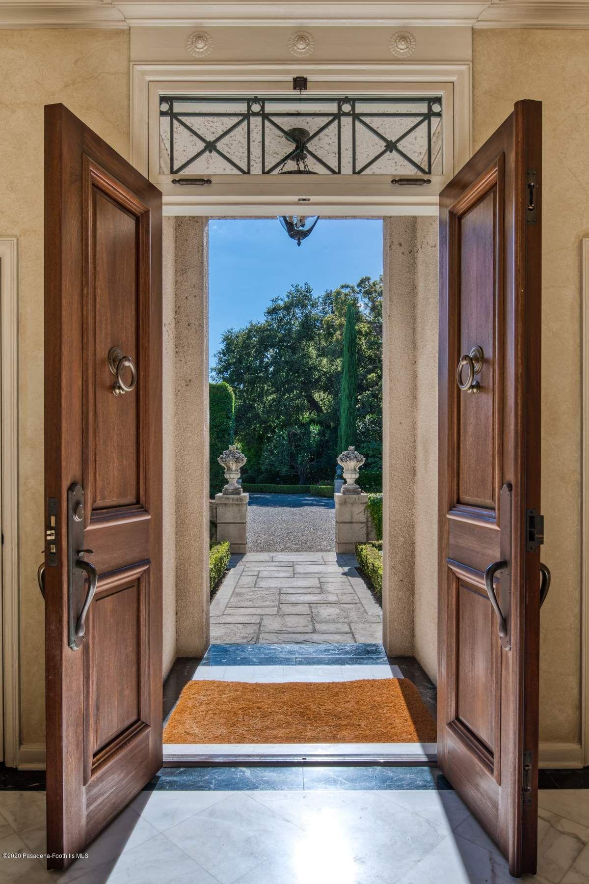 400 South San Rafael Avenue Pasadena, CA 91105 - Photo 3 of 49 a view of entryway with an outdoor space