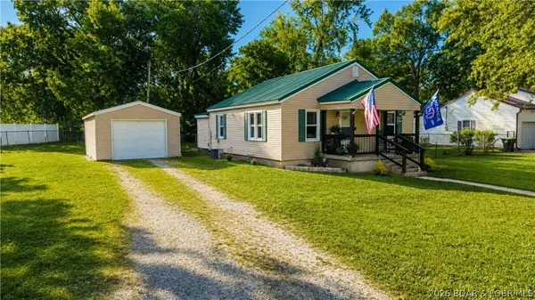 $169,900 | 424 Missouri Avenue, Versailles, MO 65084