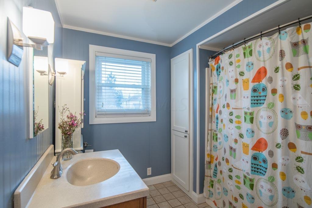 2240 Dorset Road Columbus, OH 43221 - Photo 19 of 28