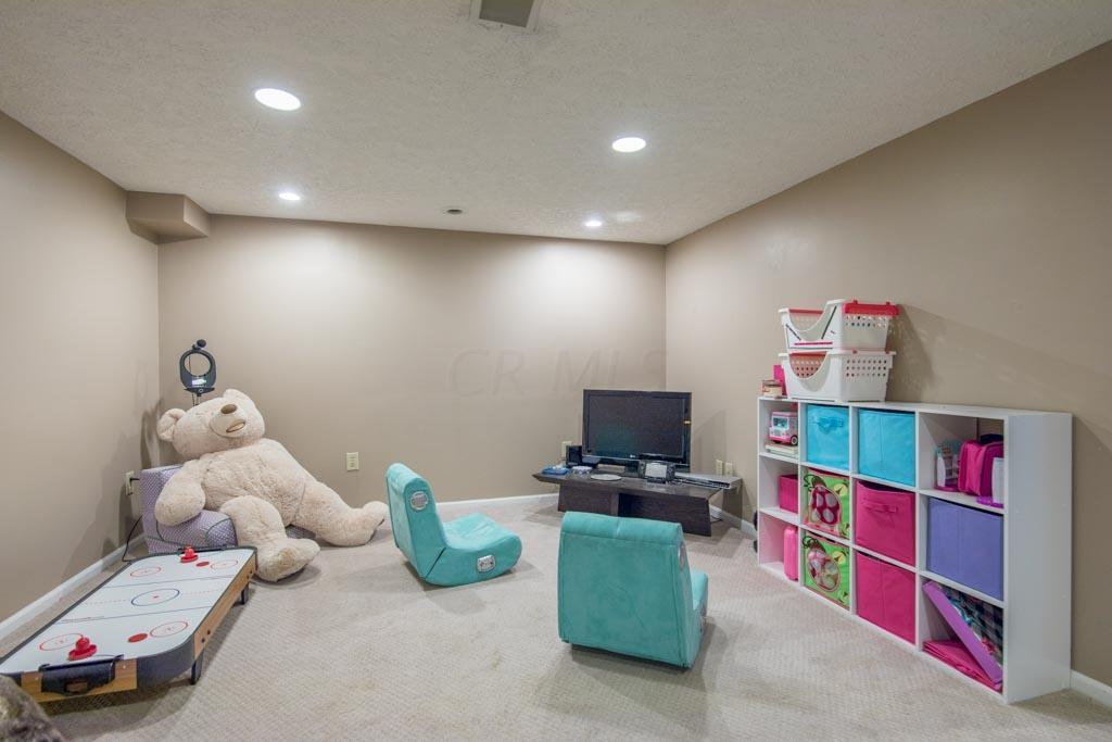 2240 Dorset Road Columbus, OH 43221 - Photo 22 of 28