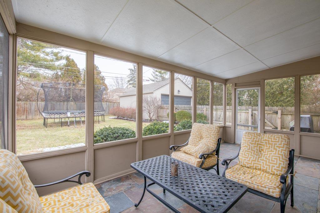 2240 Dorset Road Columbus, OH 43221 - Photo 23 of 28