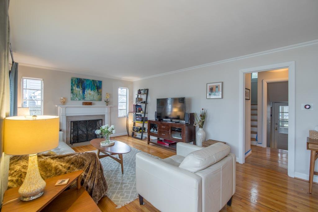 2240 Dorset Road Columbus, OH 43221 - Photo 4 of 28