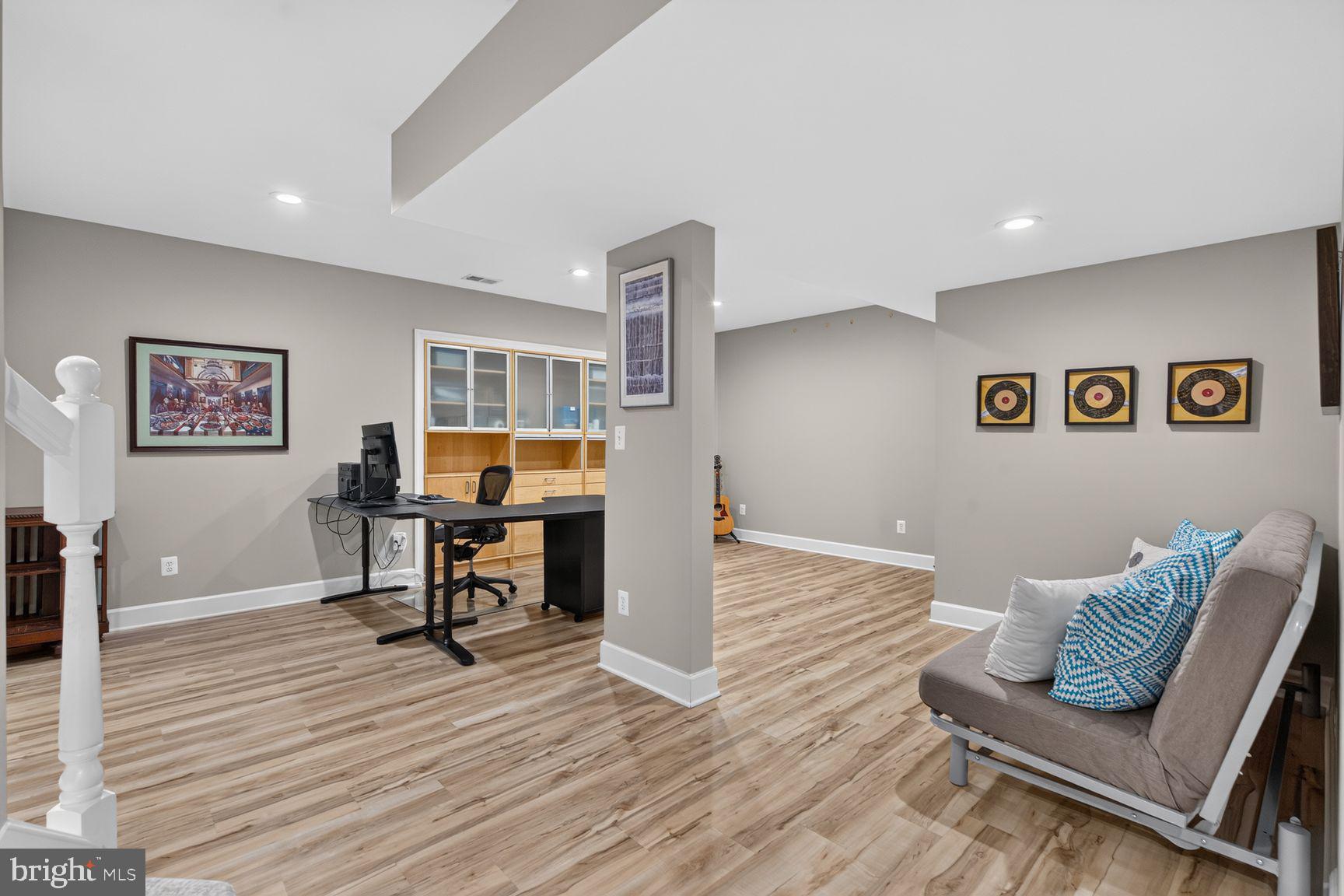 11081 Pelham Manor Place Reston, VA 20194 - Photo 49 of 99 Versatile space for work and play.