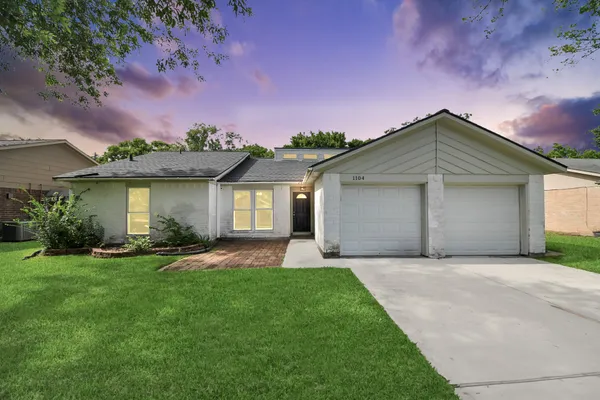 $260,000 | 1104 North Heron Drive, Seabrook, TX 77586