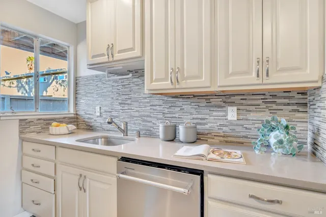 $599,000 | 61 Pixley Avenue, Unit 3, Corte Madera, CA 94925