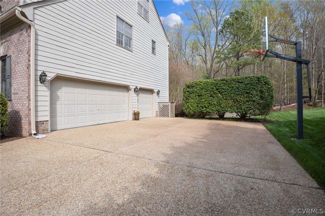 2713 Founders Bridge Road Midlothian, VA 23113 - Photo 45 of 49 a view of garage and yard