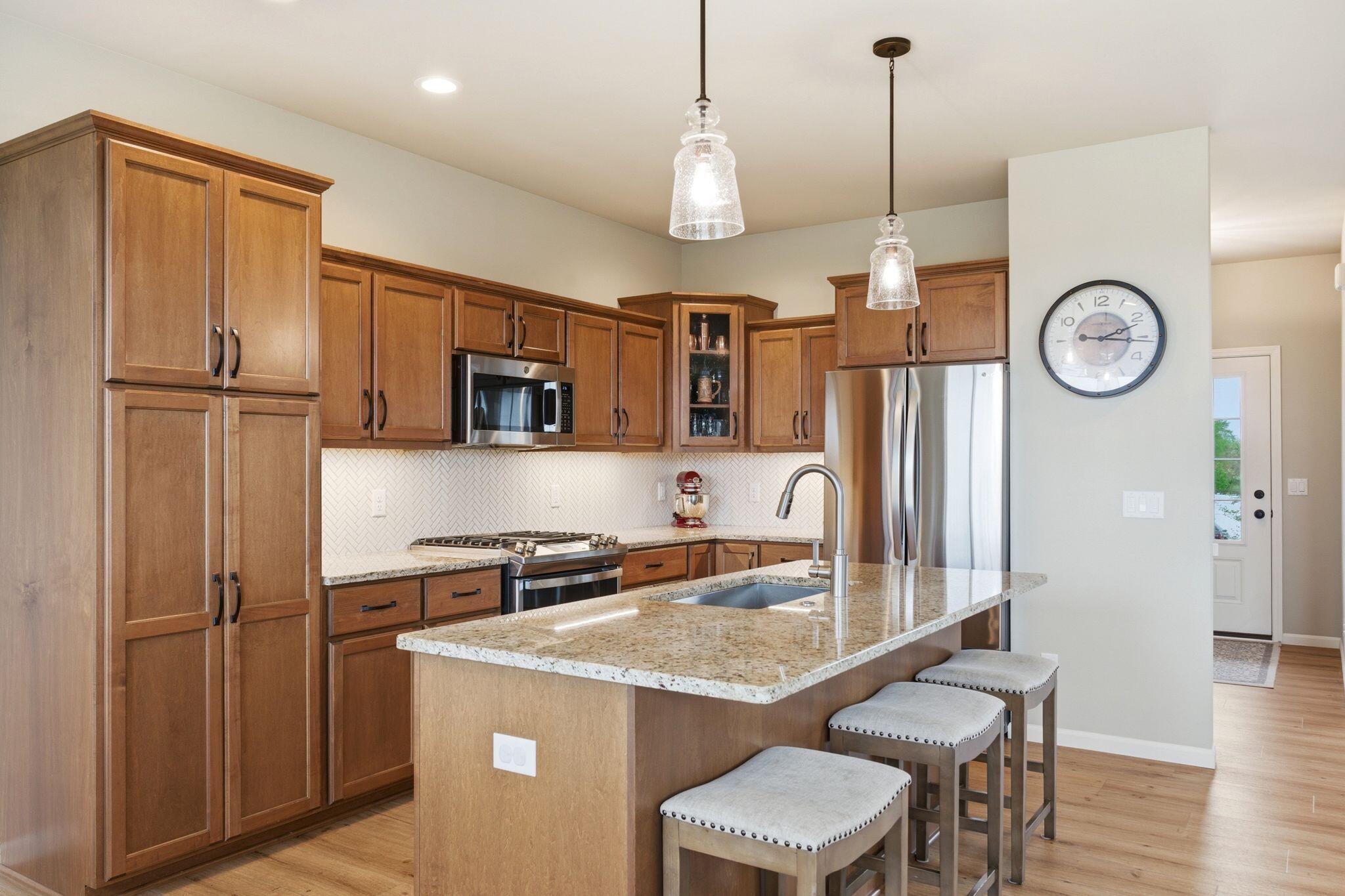 809 South Musket Ridge Drive Sun Prairie, WI 53590 - Photo 13 of 37 Kitchen