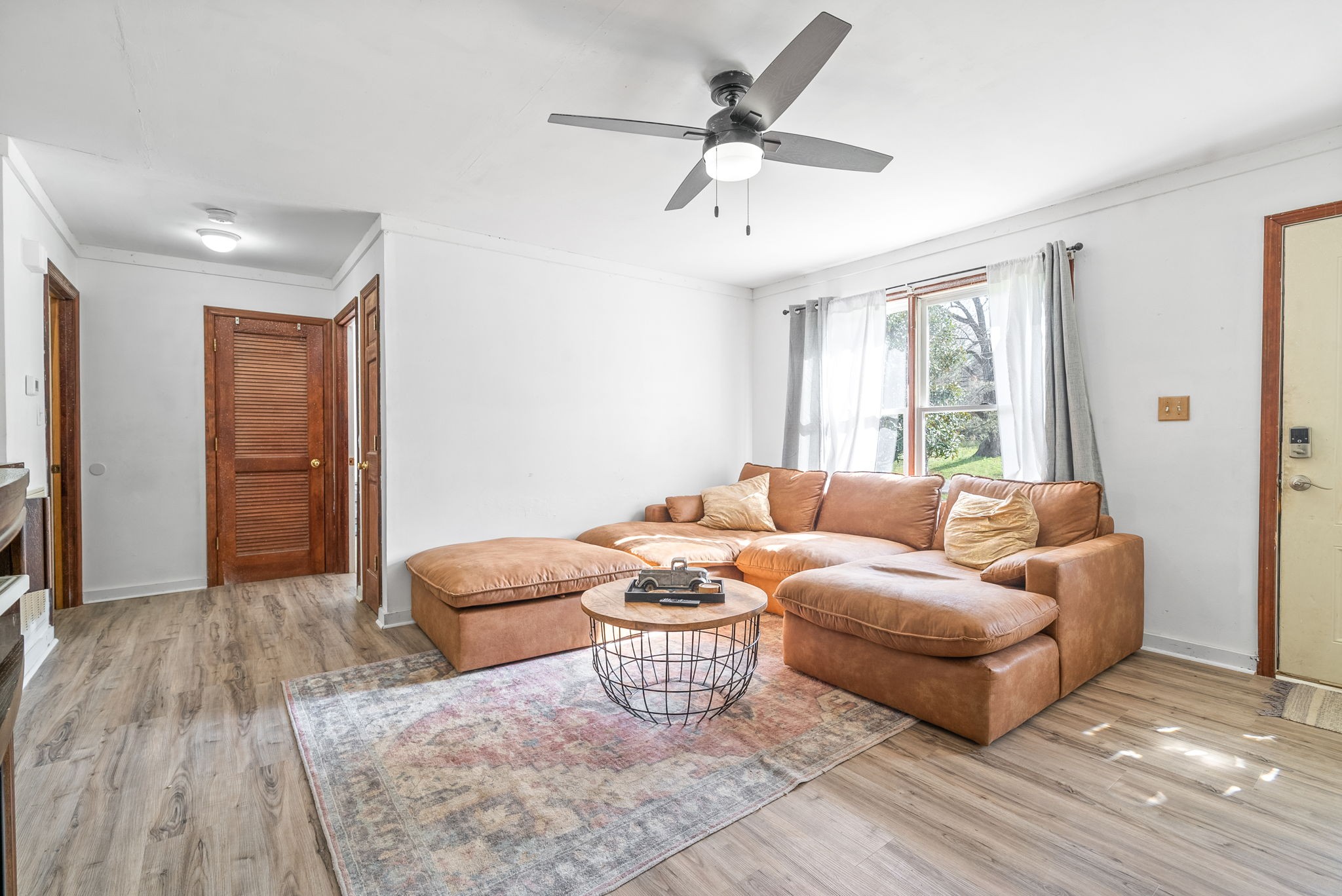 712 Ringgold Road Clarksville, TN 37042 - Photo 3 of 17 Gallery Image 3
