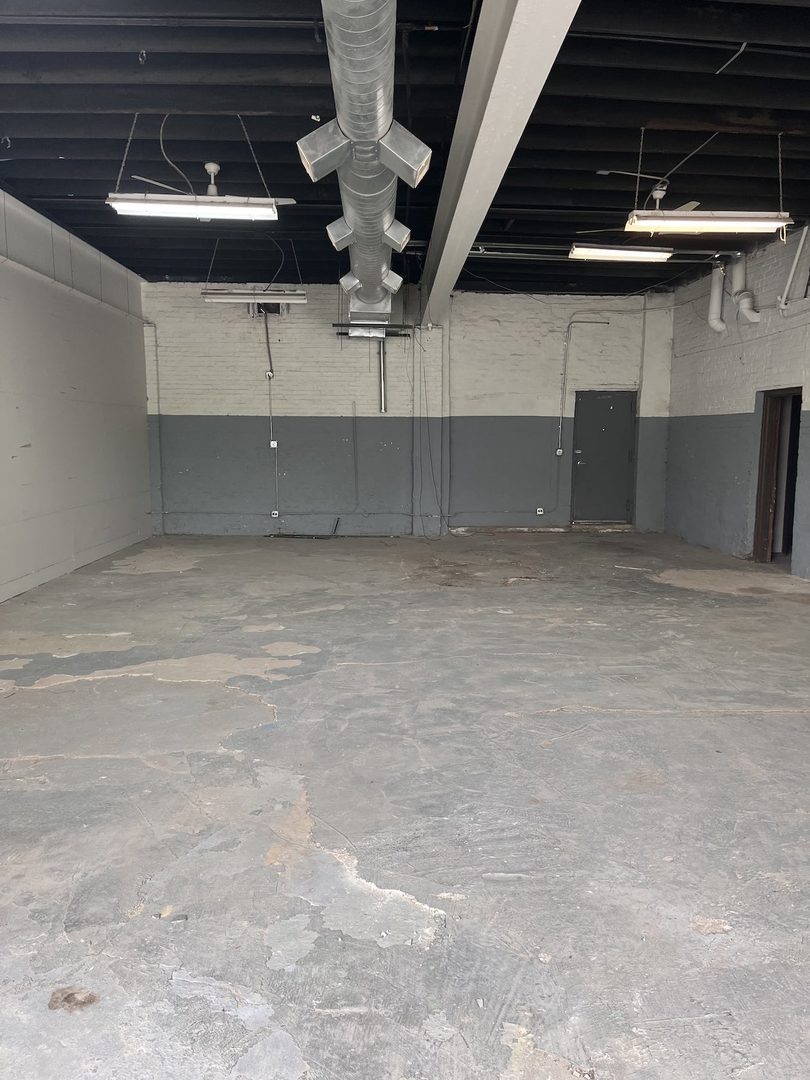 4138 South Archer Avenue, Unit R Chicago, IL 60632 - Photo 5 of 6 a view of garage