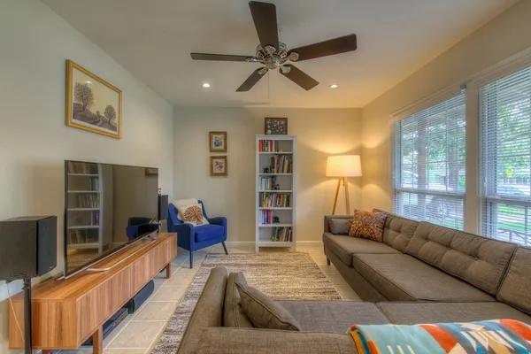 $3,000 | 7608 Delafield Lane, Austin, TX 78752